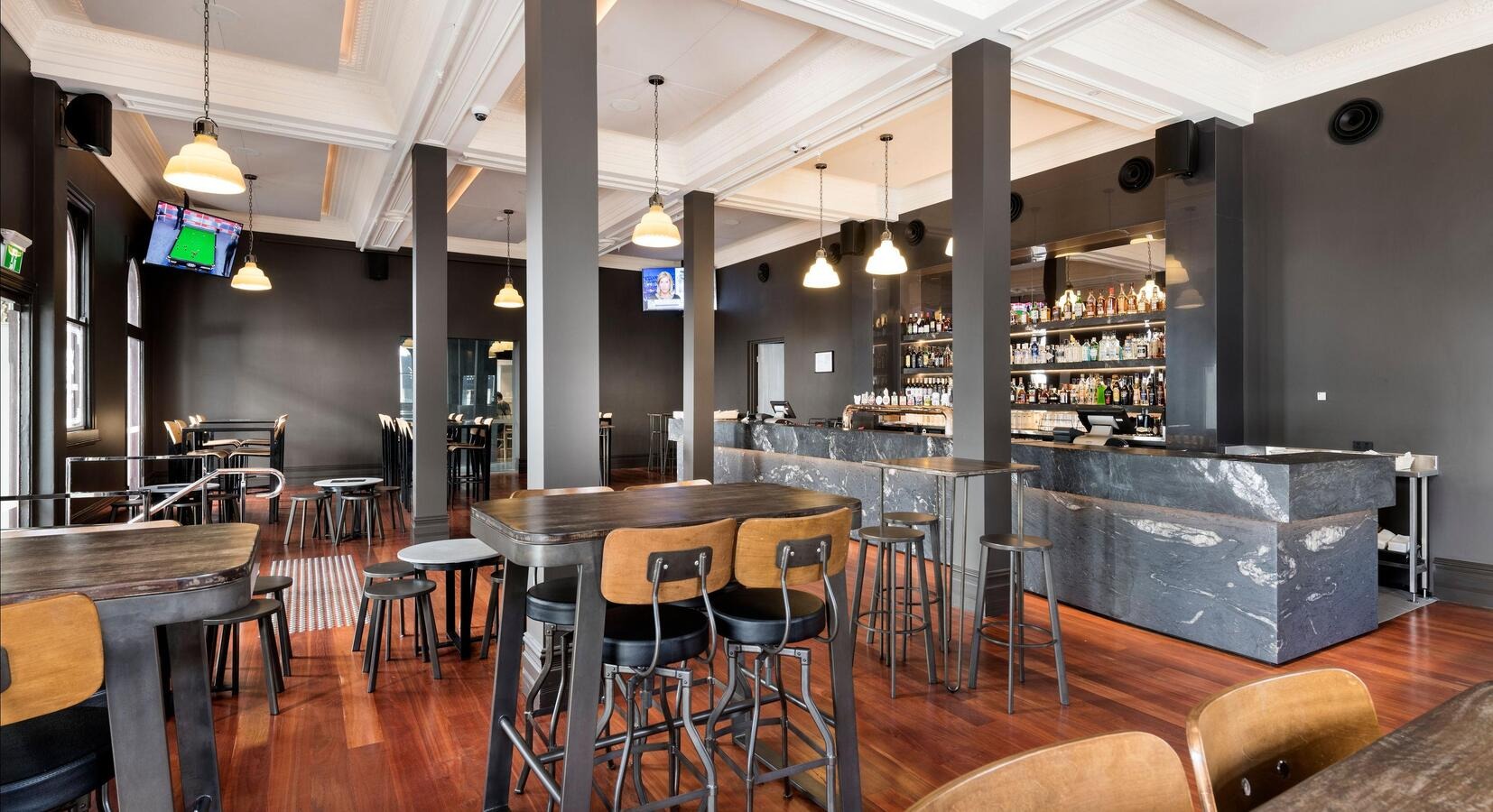 Maplecraftline restaurant's stylish fine dining dining facilities